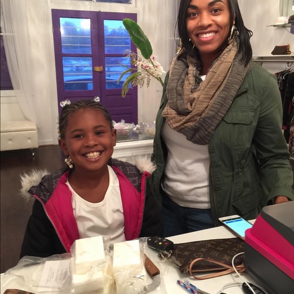 Meet your Handmaker!🤗 - Picture 3 of 8